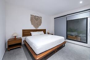 Great Located Private Villa W/amazing Rooftop Pool