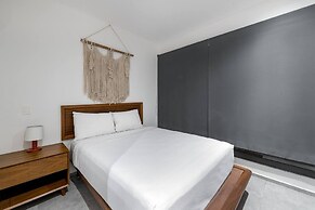 Great Located Private Villa W/amazing Rooftop Pool