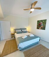 Beachfront 4-bed Luxury Suite - Agios Gordios, Corfu, Greece