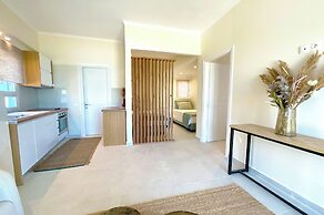 Beachfront 4-bed Luxury Suite - Agios Gordios Corfu Greece