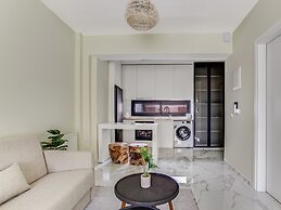 Sanders Old Port - Simple Studio w/ Balcony