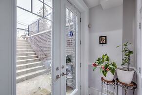 Waterfront Avenue Suites