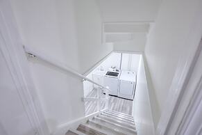 Waterfront Avenue Suites