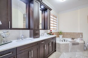 Waterfront Avenue Suites