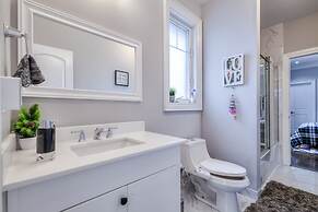 Waterfront Avenue Suites