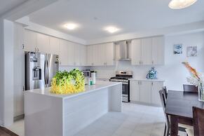 Waterfront Avenue Suites