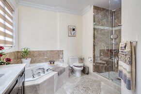 Waterfront Avenue Suites