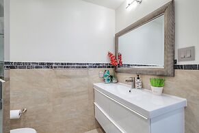 Waterfront Avenue Suites