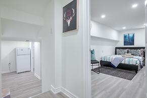 Waterfront Avenue Suites