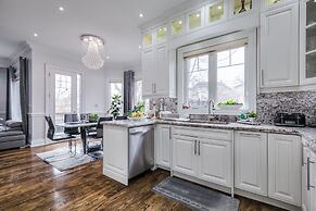 Waterfront Avenue Suites