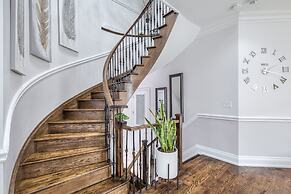 Waterfront Avenue Suites