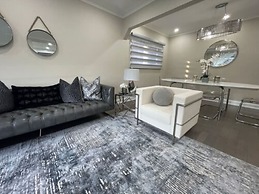 Waterfront Avenue Suites