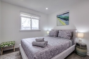 Waterfront Avenue Suites