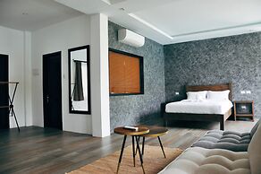 tana mysterious garden resort