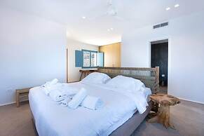 Villa Myko With Heated Pool in Ornos