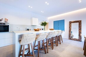 Villa Myko With Heated Pool in Ornos