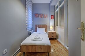 Marvelous Bright 4BR Ap in Taksim Square