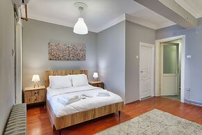 Marvelous Bright 4BR Ap in Taksim Square