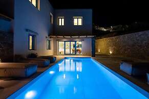 Myko Villa With Private Heated Pool
