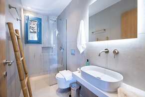 Myko Villa With Private Heated Pool