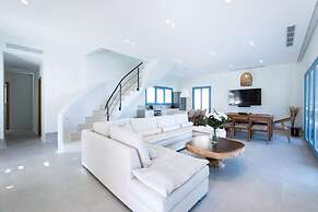 Myko Villa With Private Heated Pool