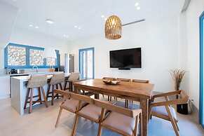 Myko Villa With Private Heated Pool