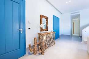 Myko Villa With Private Heated Pool