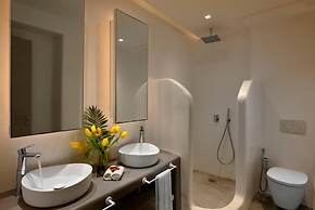 Myko Villa Private Heated Pool on Beach