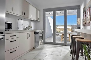 Myko Villa Private Heated Pool on Beach