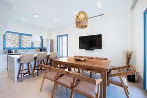 Myko Villa Private Heated Pool on Beach