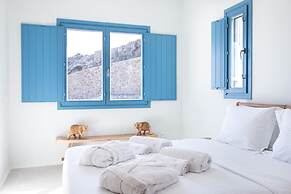 Myko Villa Private Heated Pool on Beach