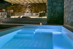 Myko Villa Private Heated Pool on Beach