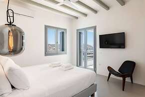 Myko Villa Private Heated Pool on Beach