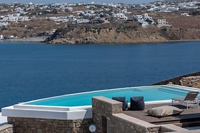 Myko Villa Private Heated Pool on Beach