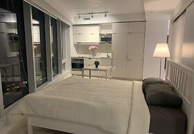 Waterfront York Suites