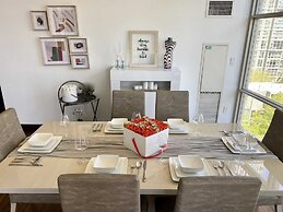 Waterfront York Suites