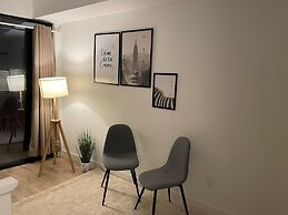 Waterfront York Suites