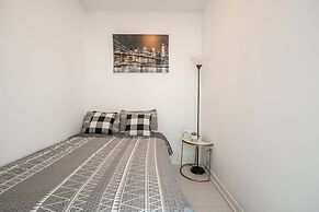 Waterfront York Suites