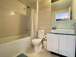 Waterfront York Suites