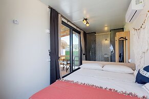 Anda Beach Bistro & Rooms