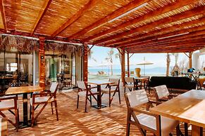 Anda Beach Bistro & Rooms