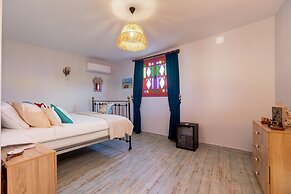 Anda Beach Bistro & Rooms