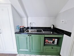 Golden Sun Hotel Apartments