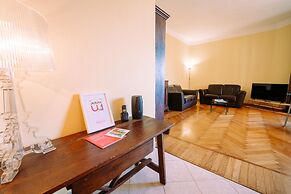 Elegant Apartment in the Center
