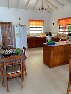 Immaculate 3 Bed Villa & Studio Apartment