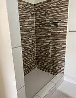 Immaculate 3 Bed Villa Overlooking Admiralty Bay