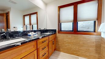 Obsidian Serenity -private Hot Tub