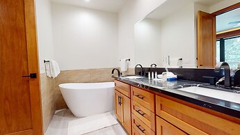 Obsidian Serenity -private Hot Tub