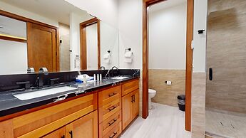 Obsidian Serenity -private Hot Tub