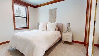 Obsidian Serenity -private Hot Tub